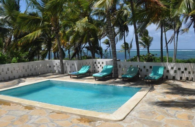 Two 2 Bedroom Beach Houses - all en-suite, right on the beach in Watamu, Kenya