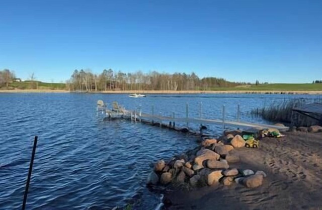Two Acres On The Lake - Beach, Games and Sauna