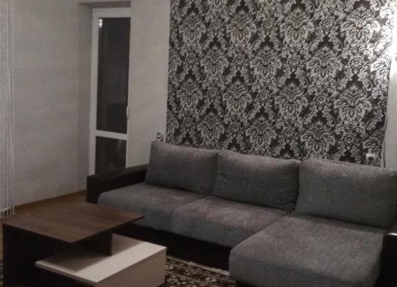 Two-Bedroom Apartment on Vialiki Hasciniec 111