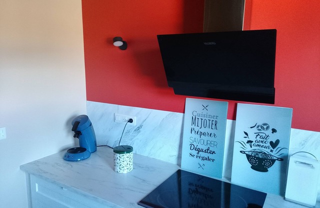 Two-bedroom apartment in a house, for 2 to 4 people, Shaded garden