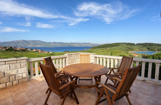 Two bedroom apartment with terrace and sea view Lumbarda, Korčula (A-4370-a)