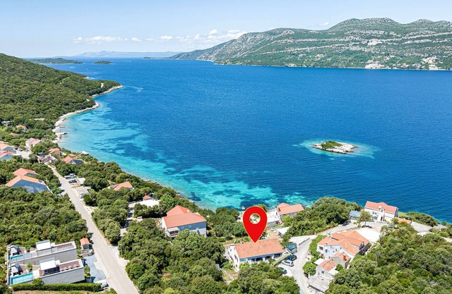 Two bedroom apartment with terrace and sea view Tri Žala, Korčula (A-23292-a)