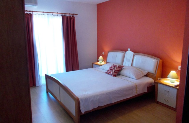 Two bedroom apartment with terrace and sea view Kneža, Korčula (A-4342-a)