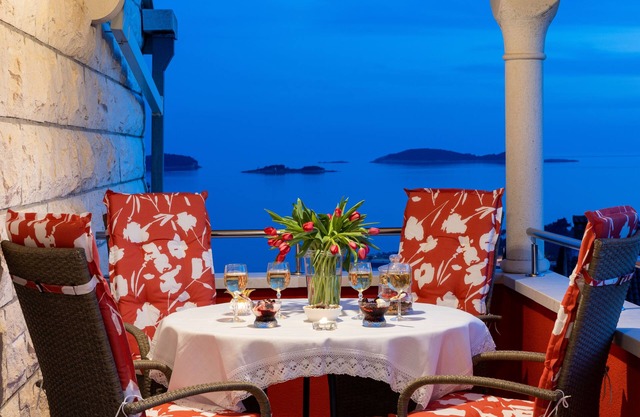 Two bedroom apartment with terrace and sea view Mlini, Dubrovnik (A-8566-b)