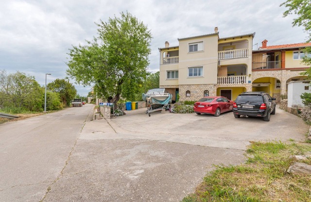 Two bedroom apartment with terrace Sali, Dugi otok (A-8112-b)