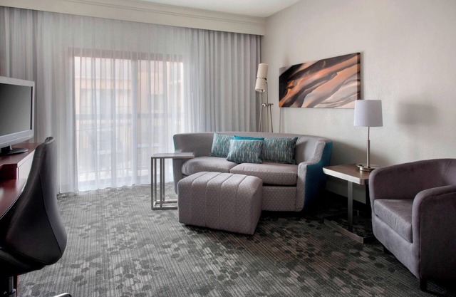 Two Budget Wise Family Rooms w/Relaxing Patio | Pets are Allowed