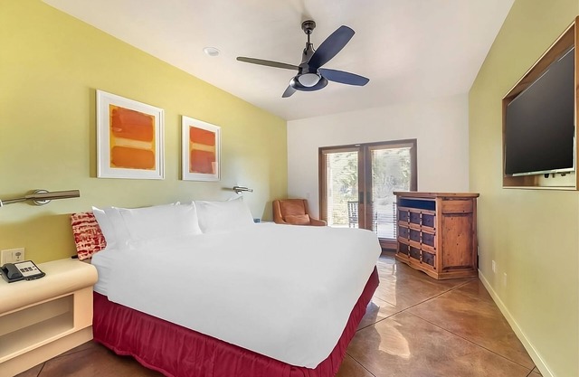 Two Spacious Rooms w/Full Kitchen | Ideal for Families! Pool, Free Parking!