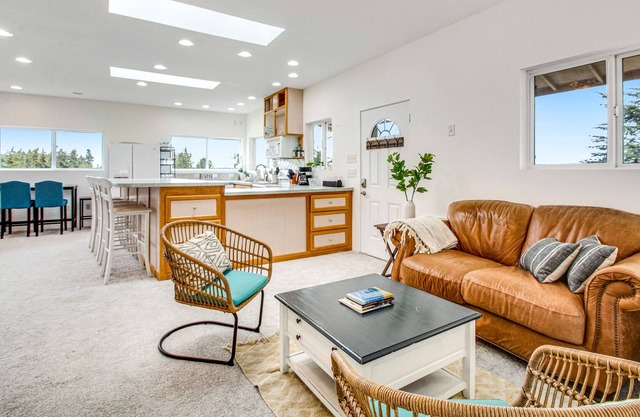 Two-story, bayfront home with WiFi, washer/dryer, & views - walk to the beach