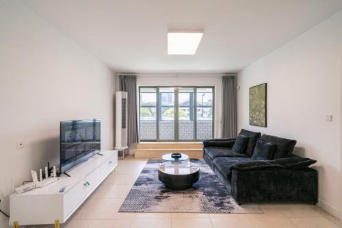 Tyms 3BR 2BA APT Hongqiao Crystal Garden