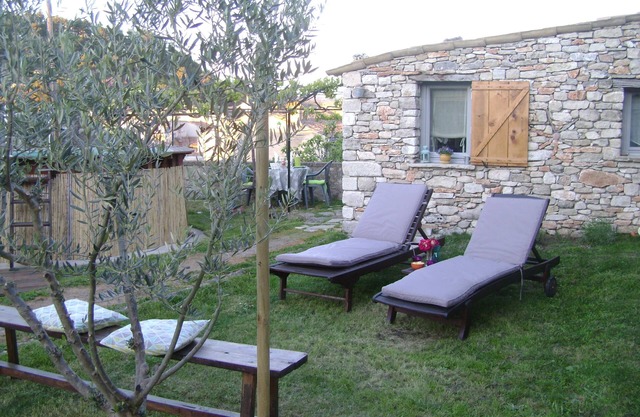 TYPICAL PROVENCAL GITE FOR 2 PEOPLE WITH GARDEN AND POOL