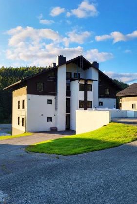 Tyylikäs loma-asunto Alppitalossa