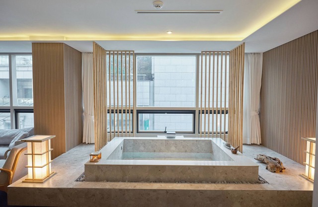 UH Suite The Myeongdong