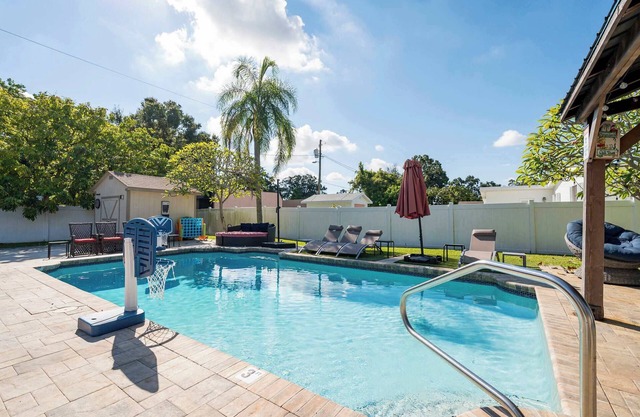 Ultimate Family Fun, Pool, Theater, 6 Miles-Beach