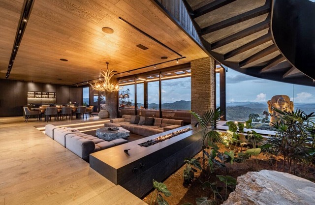 Ultra Luxury Villa with unique lake view
