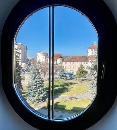 Ultracentral modern city view apartment