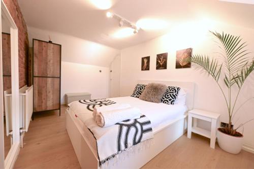 Umodzi House Bedroom 3- Accra Room