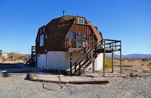 Unique Dome Home in Barstow w/Game Room & Private Spa!