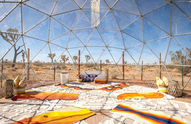 Unique Joshua Tree Eclectic Hacienda, Private Fenced 9 acres + Dog Friendly