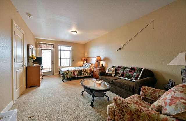 Unit 433b Efficiency 1bd/1 Ba Condo Condo