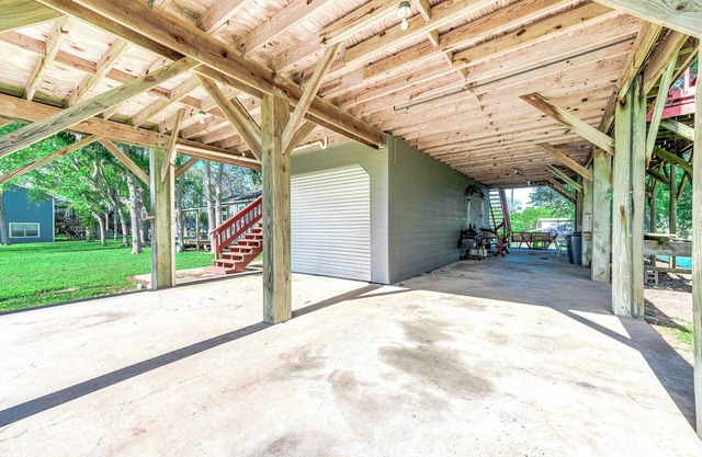Unwind and Fish: Caney Creek Retreat with Prime Fishing Access