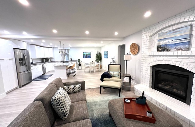 UNWIND Q.B. New Deluxe 950 sq ft 1 Bedroom-Separate Entrance