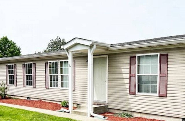 Updated and clean home in quiet neighborhood!