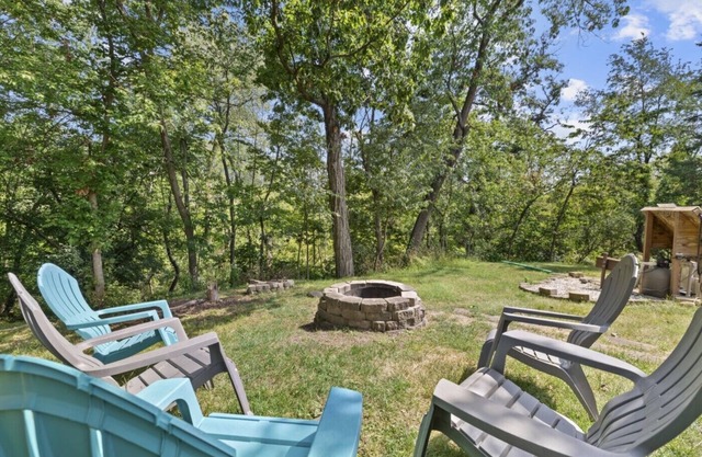 Updated cabin near Lake Como and Downtown Lake Geneva!