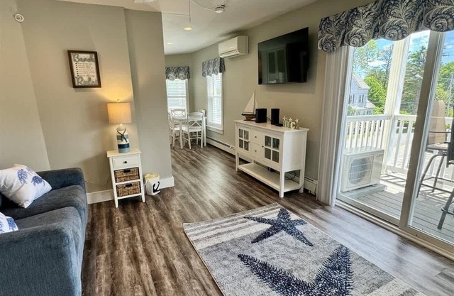 Updated Lookout Condo