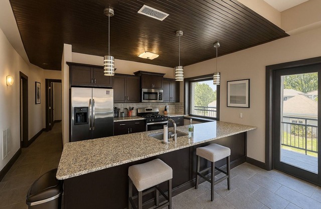 Upscale 2-bedroom luxury loft in vibrant downtown Columbia, MO, in The District