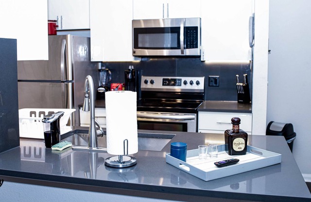 Upscale Modern 1 Bed 1 Bath Ultimate Airbnb