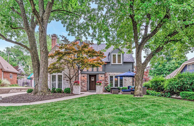 Upscale neighborhood. Minutes to downtown. Large home and Pet-friendly in M-K