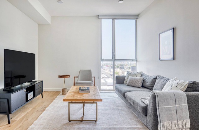 Upscale West Hollywood 1BR w/BBQ, Pool, Gym, W/D near TJ, by Blueground