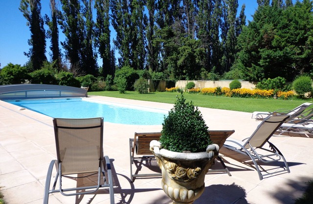 Upstairs: La Cigale 3 bedrooms - air conditioning - swimming pool - Domaine Les Rivales Provence
