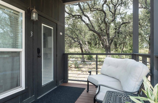Upstay - Dreamland Cabin with Loft - Near Austin