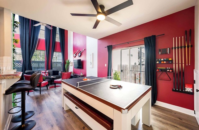 Upstay: Spacious 2-Home Duplex in Govalle for 18