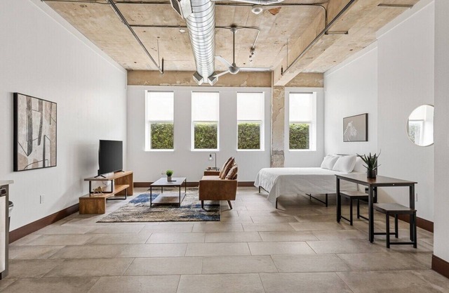 Urban Loft in the City!