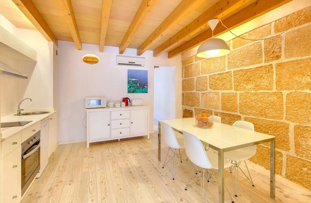 URBAN SUITES 2 PALMA STANDARD TI/75