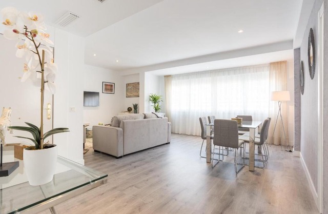 Urbe10 Blasco de Garay 4 Bedroom Apartment