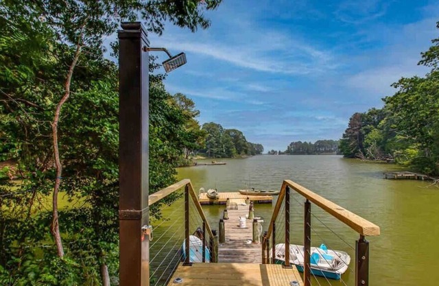 Spacious Lakefront Cottage w/ Private Pier