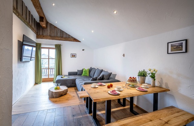 Vacation apartment Kirschbaum 75 m², 1-4 persons, 2 bedrooms, eat-in kitchen, shower/WC, WLAN