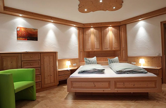 Vacation apartment 6, 170 sqm, 3 bedrooms, 3 living/bedrooms, terrace, max. 10 persons + 2 children