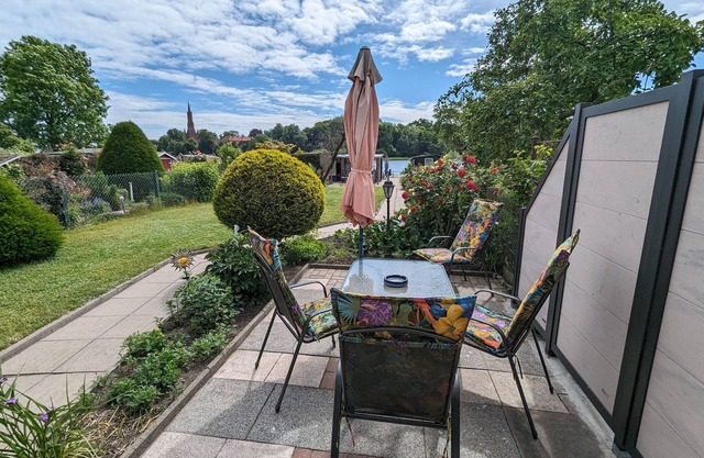 Vacation apartment directly on the lake