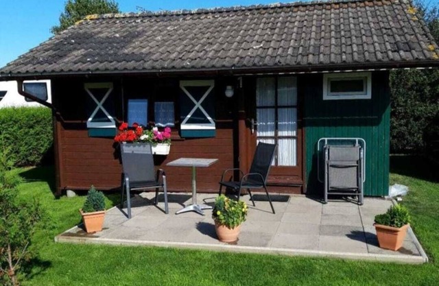 Vacation home for 4 people at the campsite in Wremen
