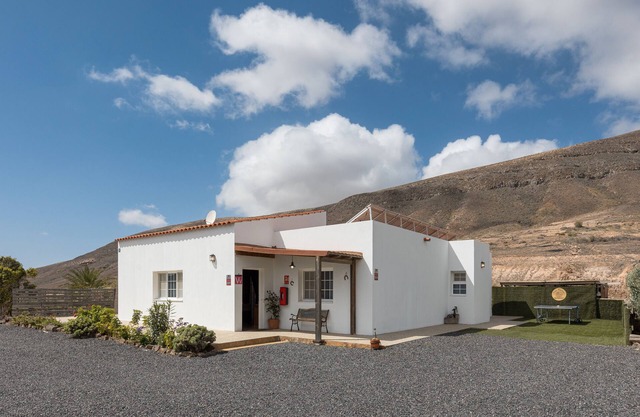 Vacation Home 'Casa Guerepe' with Mountain View, Whirlpool and Wi-Fi