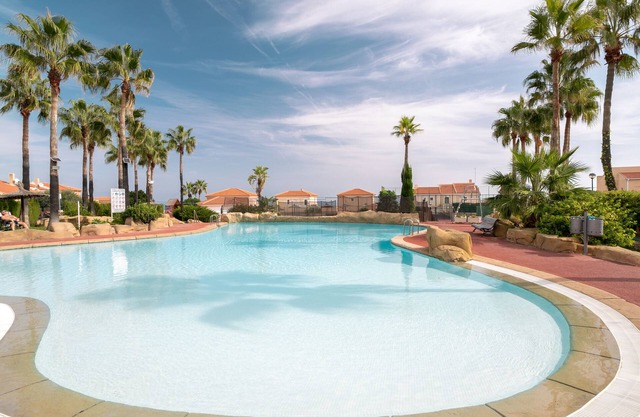 Vacation Home "Holiday Beach Gran Alacant" with Shared Pool, Private Terrace & Wi-Fi