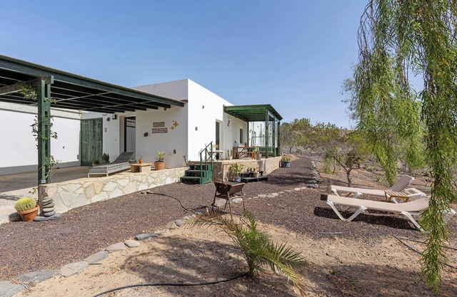 Vacation Home "La Finca Las Estrellas" with Mountain View, Garden & Wi-Fi