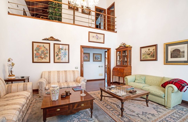 Vacation Home "La Victoria' with Sea View, Private Terrace & Wi-Fi