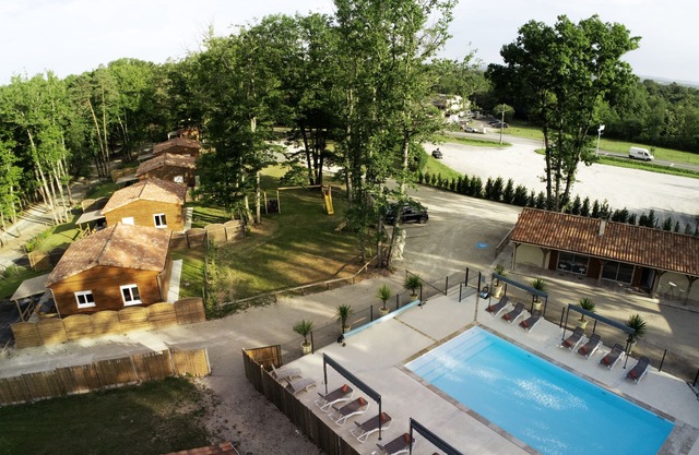 Vacation village in Périgord Noir, our chalets are ready to welcome you.