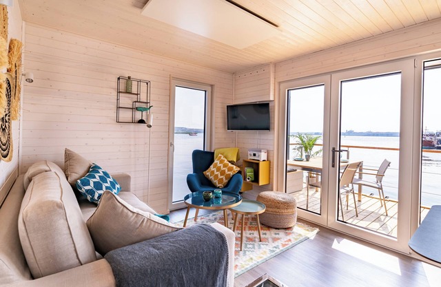 Vacations on a houseboat - pure relaxation for water and landlubbers alike!