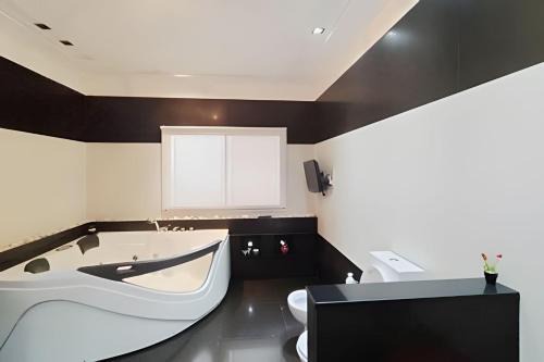 Vaer House: Experiencia con Jacuzzi y Quincho